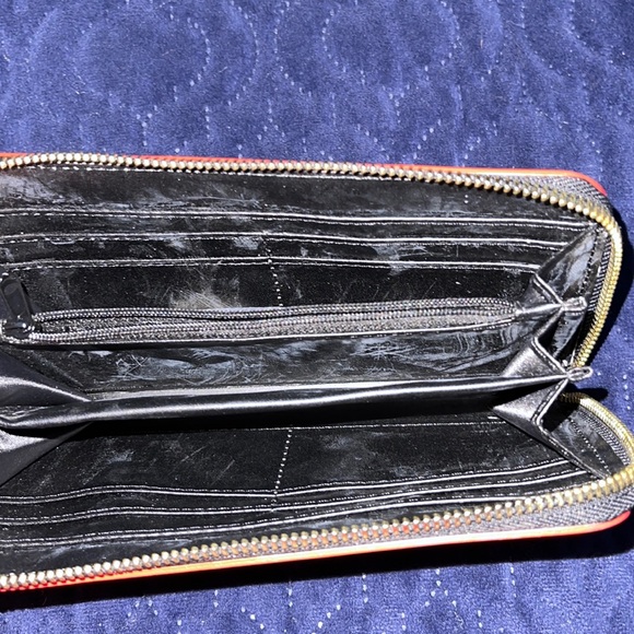 Wallet - Picture 3 of 4